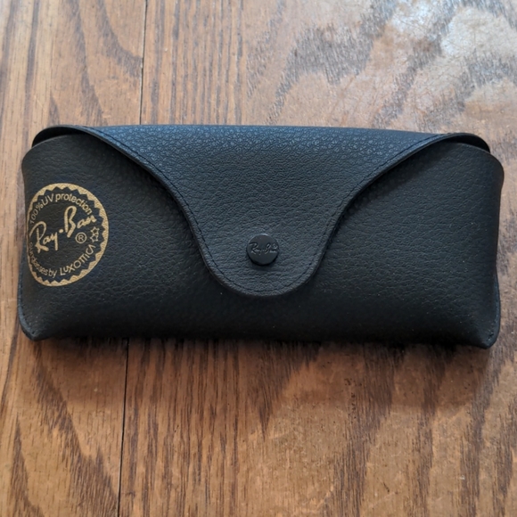 Ray-Ban Case - Picture 1 of 3